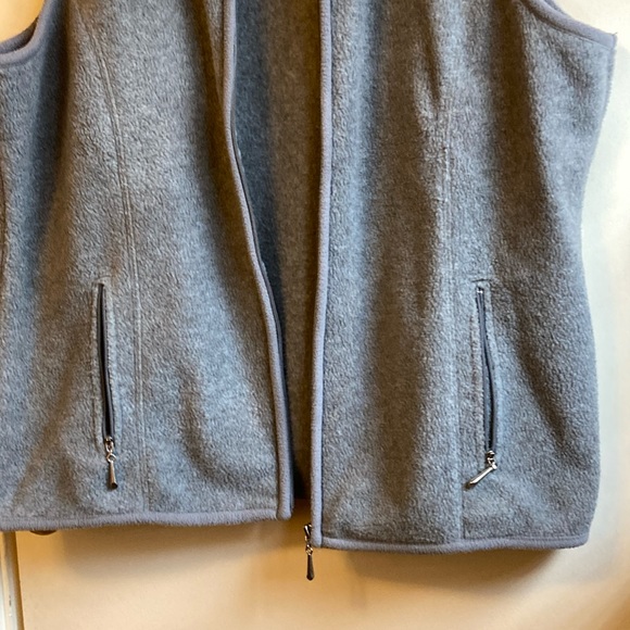 🔥Host Pick Karen Scott Petite Large, Heather Grey Vest, Zippered Pockets. - Picture 4 of 14